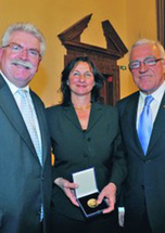 Staatsmedaille für Verdienste um die bayerische Wirtschaft bei Schlenck Elektrotechnik GmbH in Bayreuth