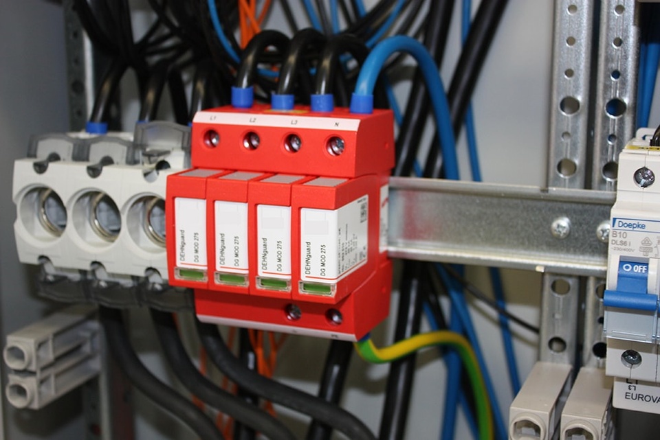 U berspannungsschutz bei Schlenck Elektrotechnik GmbH in Bayreuth